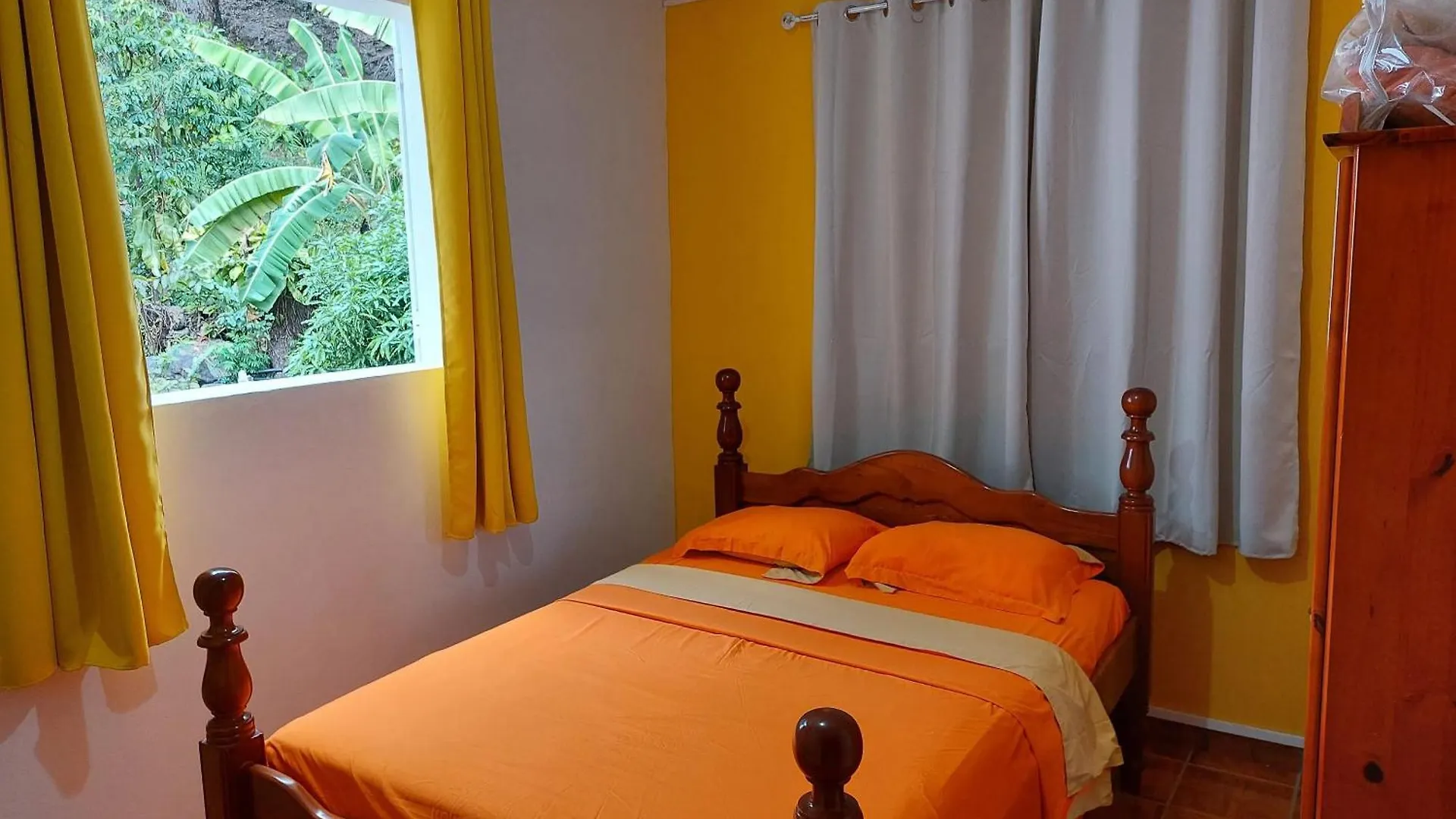 Maison Charmante A Pointe Noire, Vue Montagne, Jardin Prive Pointe-Noire